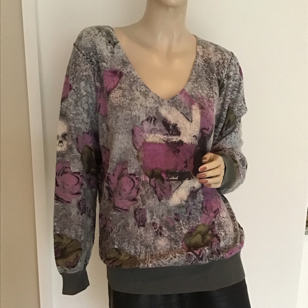 RAW 7 100% Cashmere Gray Purple Skulls Embroidered Beaded Deep V Sweater L‎ Y2K